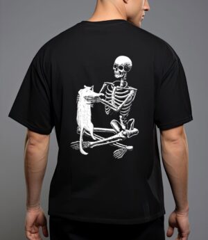 Funny skeleton holding a cat halloween t-shirt T-Shirt