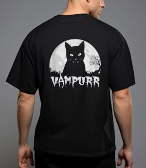 Halloween black cat vampire with full moon - vampurr pun t-shirt T-Shirt